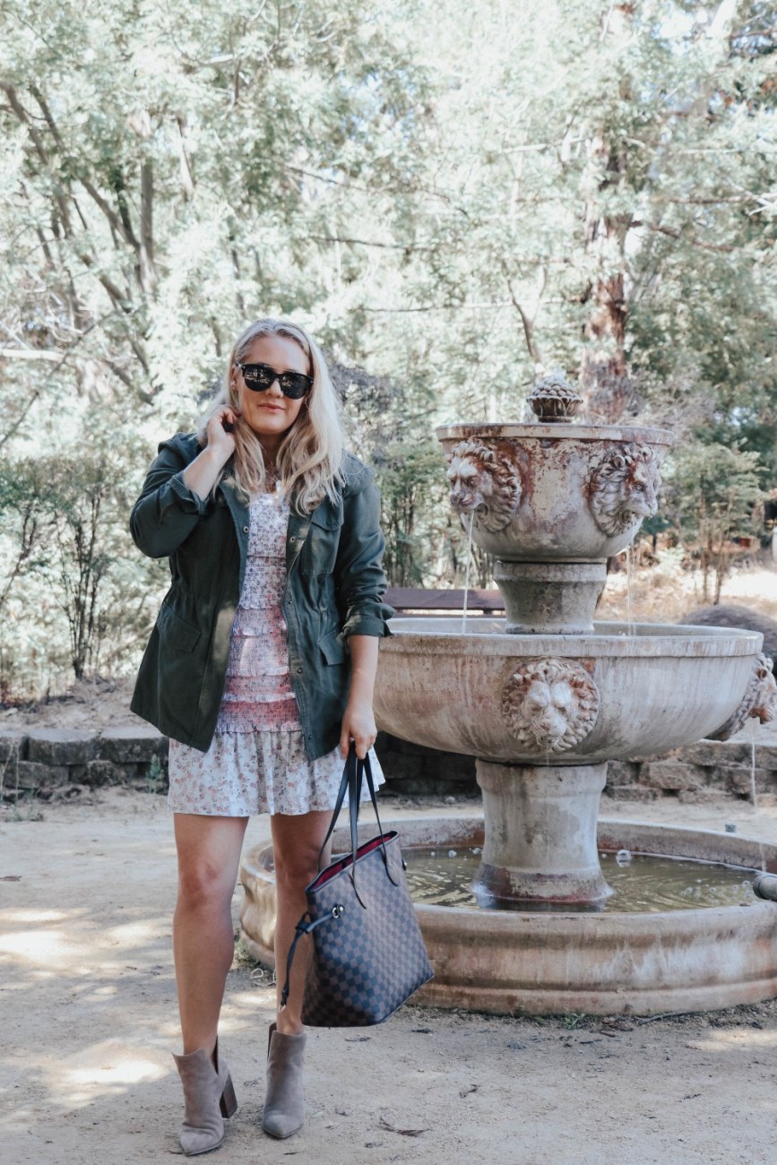 Sharing 5 easy tips to transition your summer dresses into fall on HNW! #falloutfits #falloutfitinspo #fallstyling