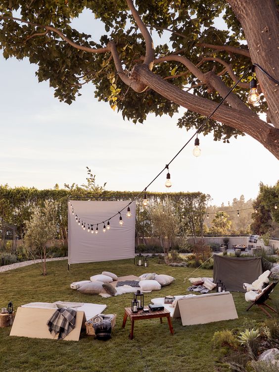 Beautiful outdoor spaces to help inspire you to elevate your outdoor living. #outdoorspaces #outdooroasis #outdoorliving