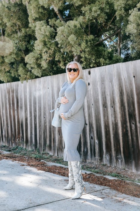 Bump friendly non-maternity sweater dress. #maternityfashion #bumpstyle #pregnancyfashion