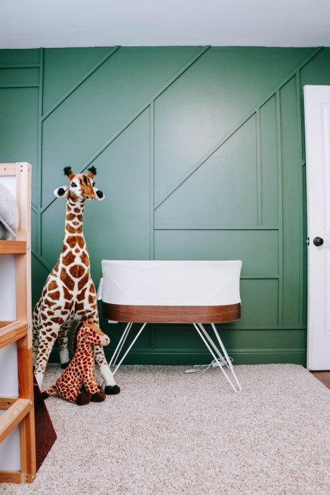 DIY modern wood trim accent wall in kids bedroom