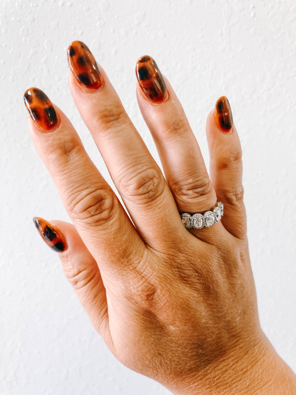 Fall 2021 nail art trend tortoise shell nails