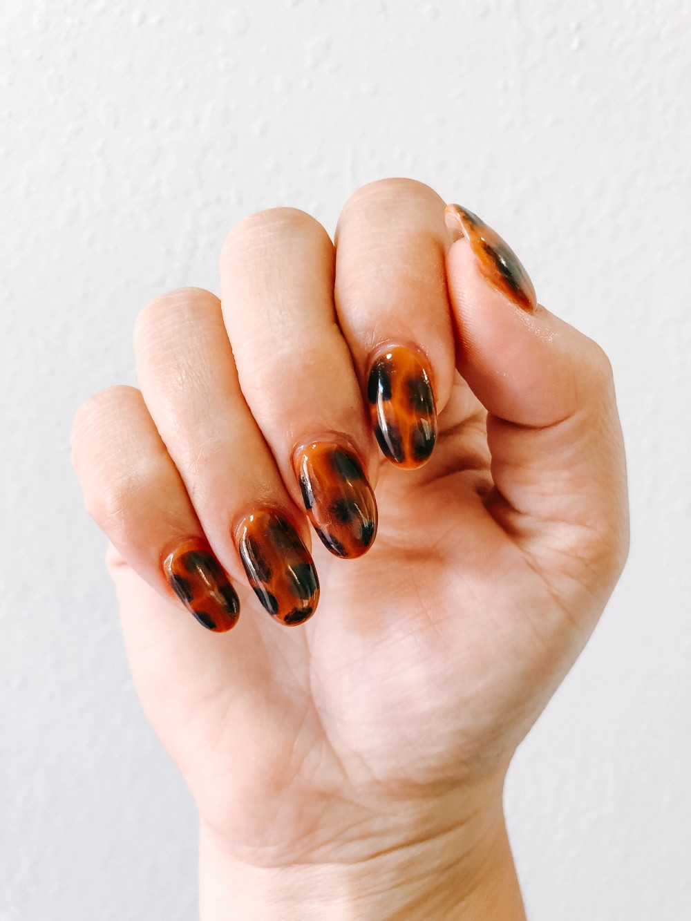 Fall 2021 nail art trend tortoise shell nails