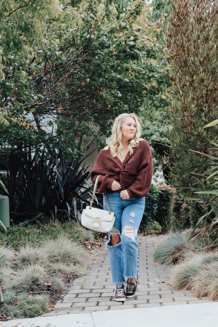 Twist front sweater and jeans. Casual fall outfit for preschool drop off and pick up. #falloutfit #fallstyle #fallsweater #twistfrontsweater
