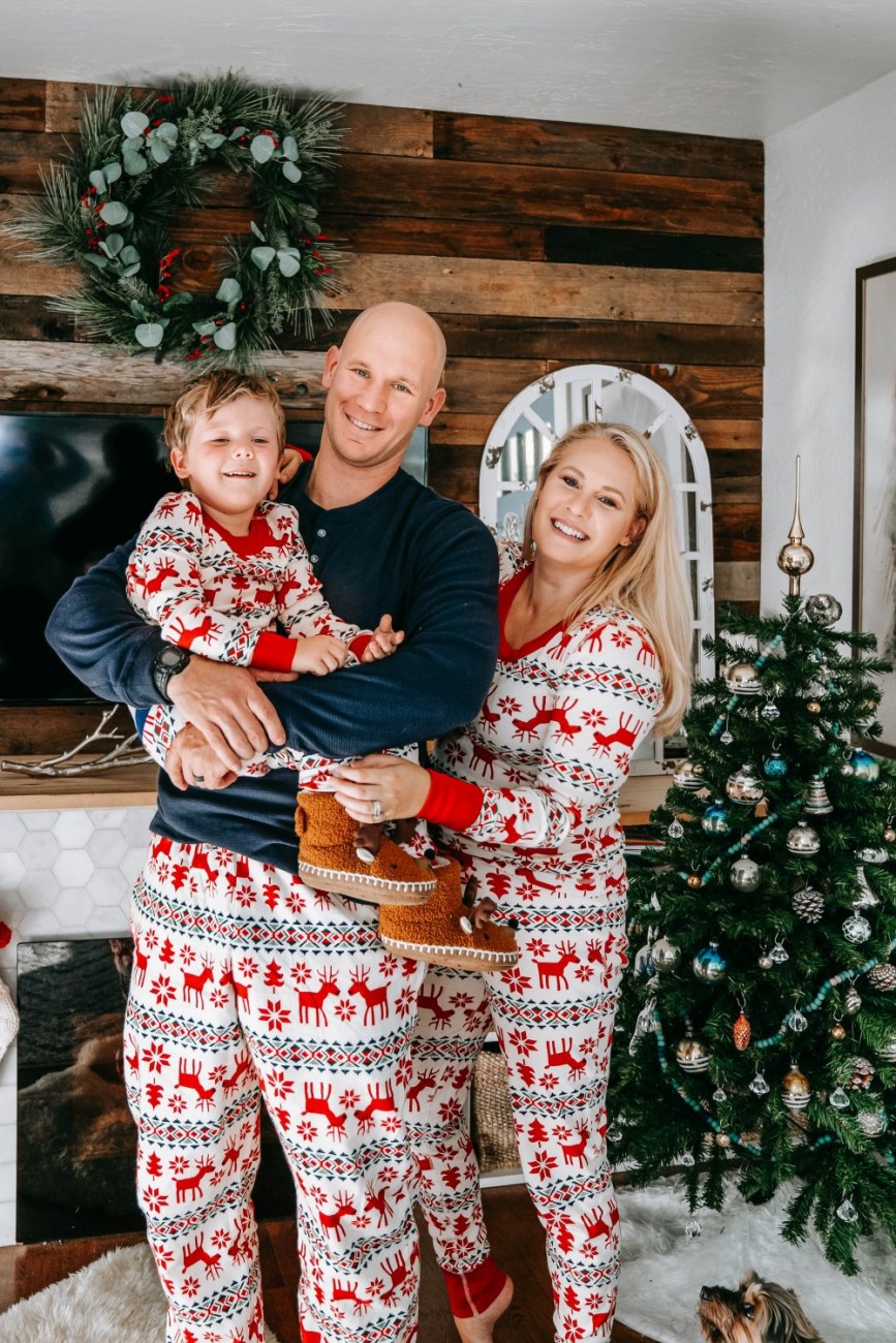 Sharing last minute holiday sales to help you finish up your Christmas shopping and stay in budget! #holidayshopping #holidaysales #hannaandersson